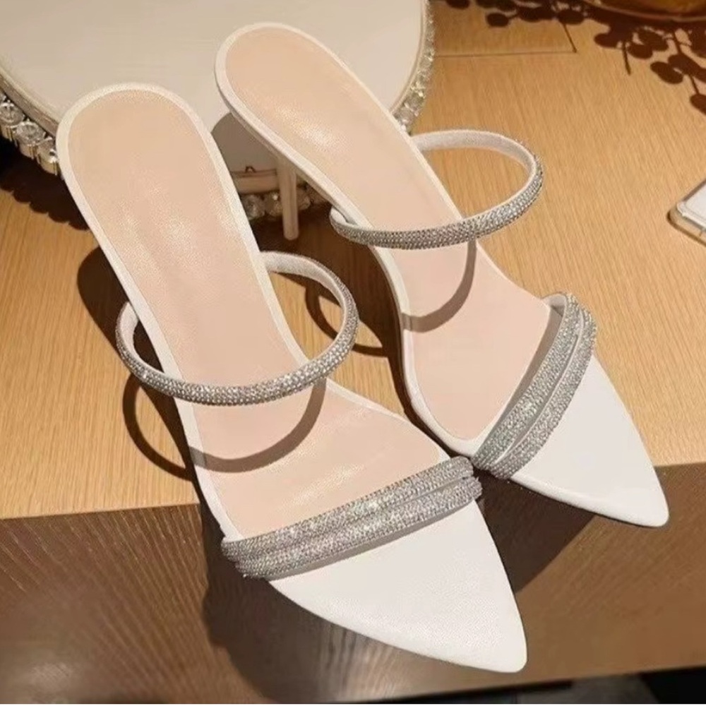 SEQUINS STIP ON STAP STILETTO
